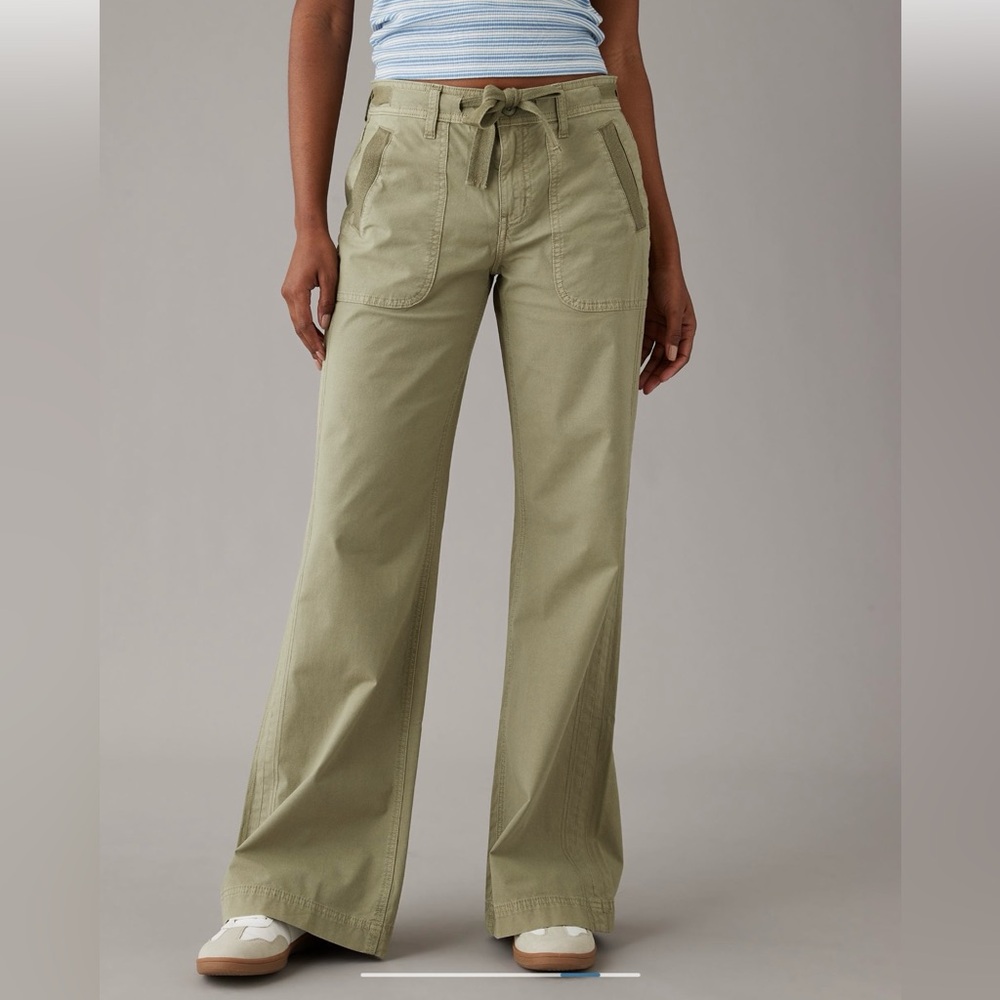 NWT American Eagle Stretch Flare - 6 SHORT